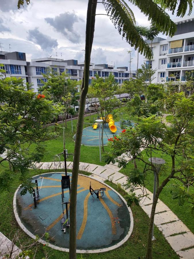 Putra 1 Pool Homestay Bandar Seri Putra Kampong Sungai Buah Kültér fotó